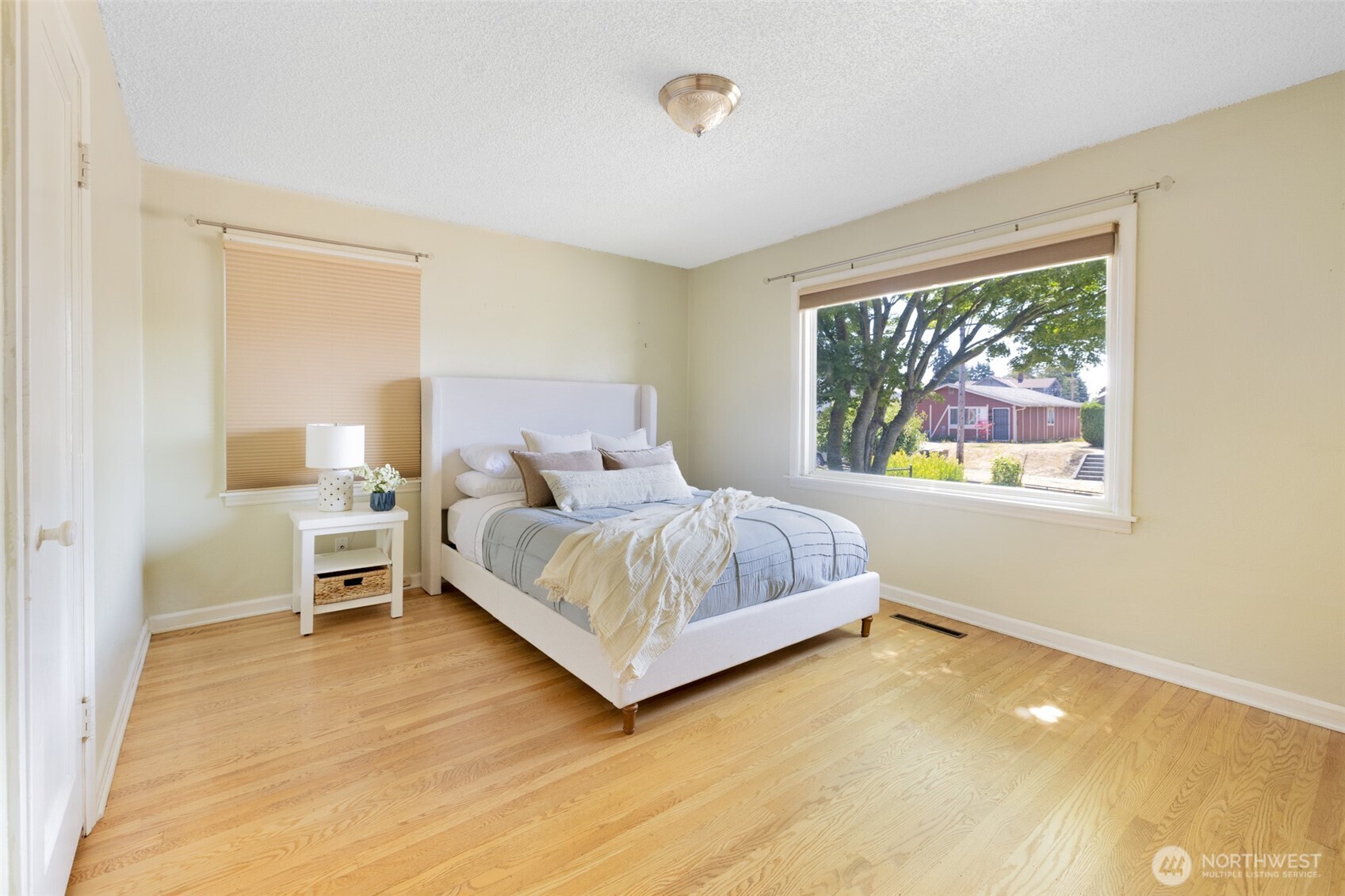 1661 S 44th Street