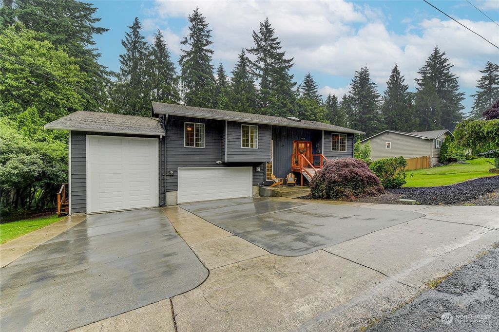 Photo of 3423 100th Drive SE, Lake Stevens, WA 98258 (MLS # 2129893)