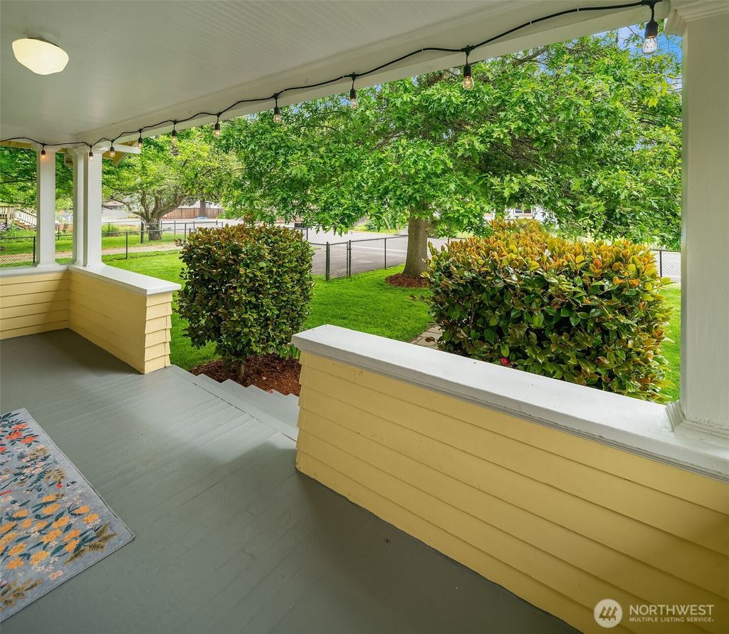 Photo of 13039 56th Avenue, Tukwila, WA 98178 (MLS # 2527556)