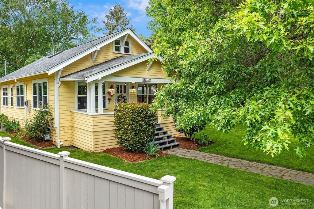 Photo of 13039 56th Avenue, Tukwila, WA 98178 (MLS # 2527556)