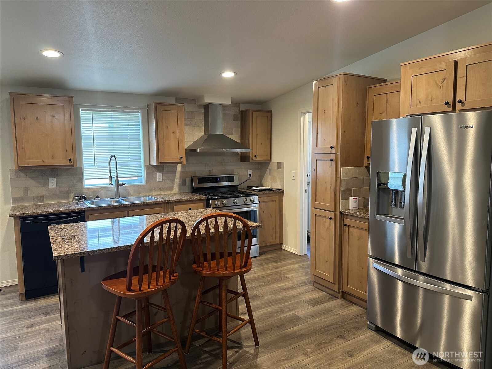 206 Mossyrock Road W