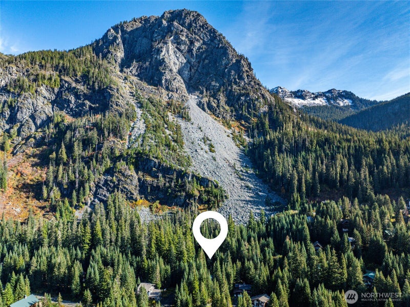 22 Alpental Street