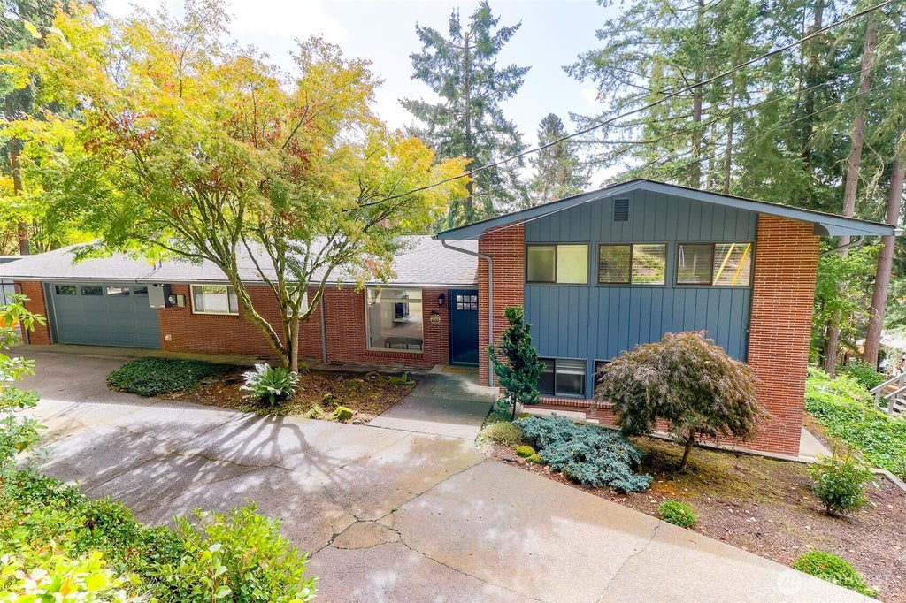 Photo of 1921 SE Oakview Drive, Chehalis, WA 98532 (MLS # 2592344)