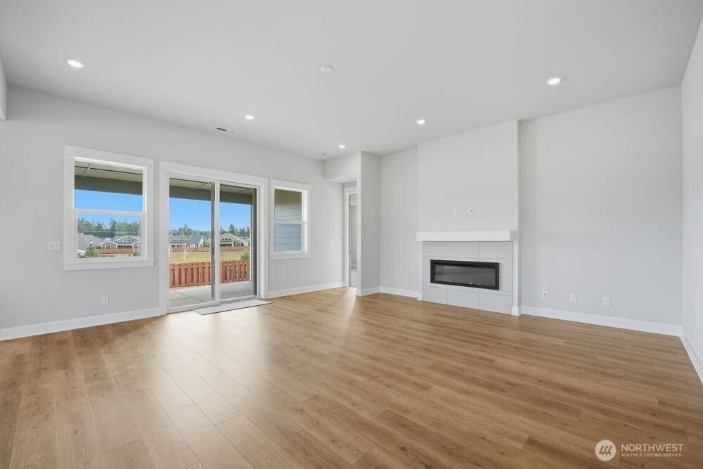 2926 Balsamroot Drive SE