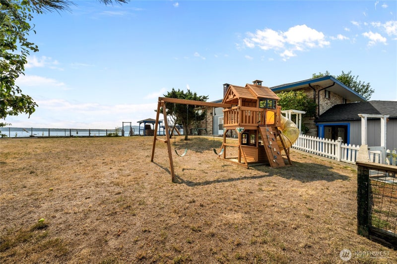 3962 Saltspring Drive