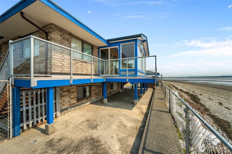 3962 Saltspring Drive