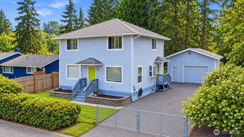 Photo of 926 16th Street SW, Puyallup, WA 98371 (MLS # 2565076)