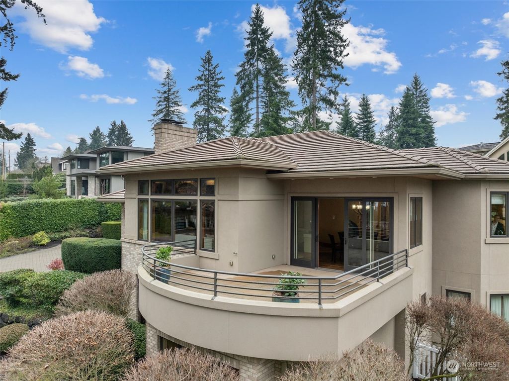 Photo of 9433 NE 26th Street, Clyde Hill, WA 98004 (MLS # 2200360)