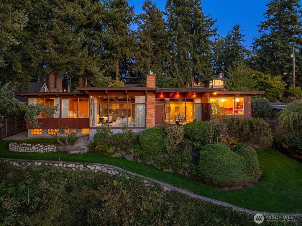 Photo of 16747 32nd Avenue SW, Burien, WA 98166 (MLS # 2435139)