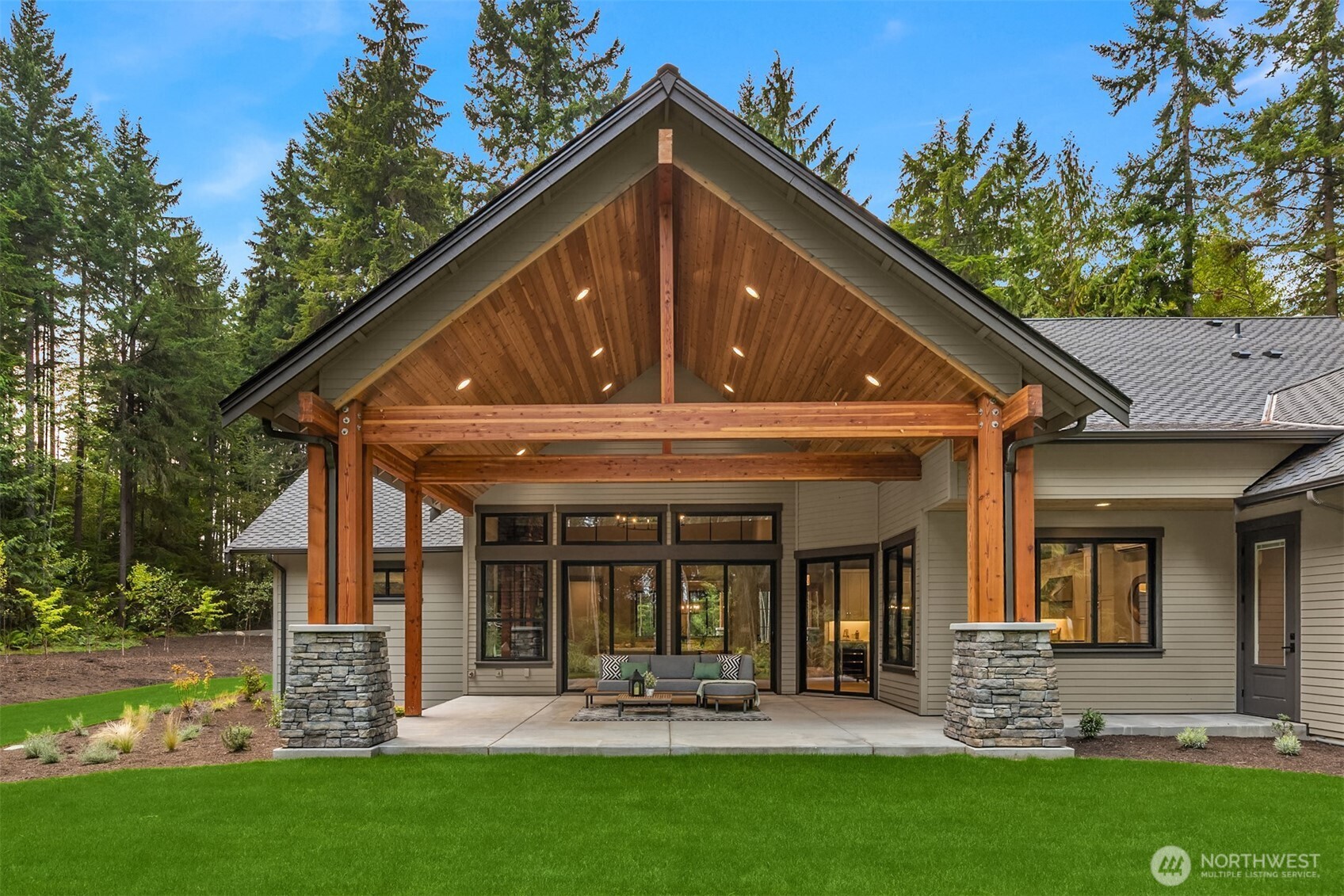 22972 S Kingston Road NE