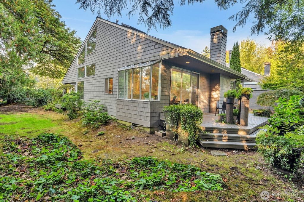 Photo of 621 Bellevue Way SE, Bellevue, WA 98004 (MLS # 2438622)