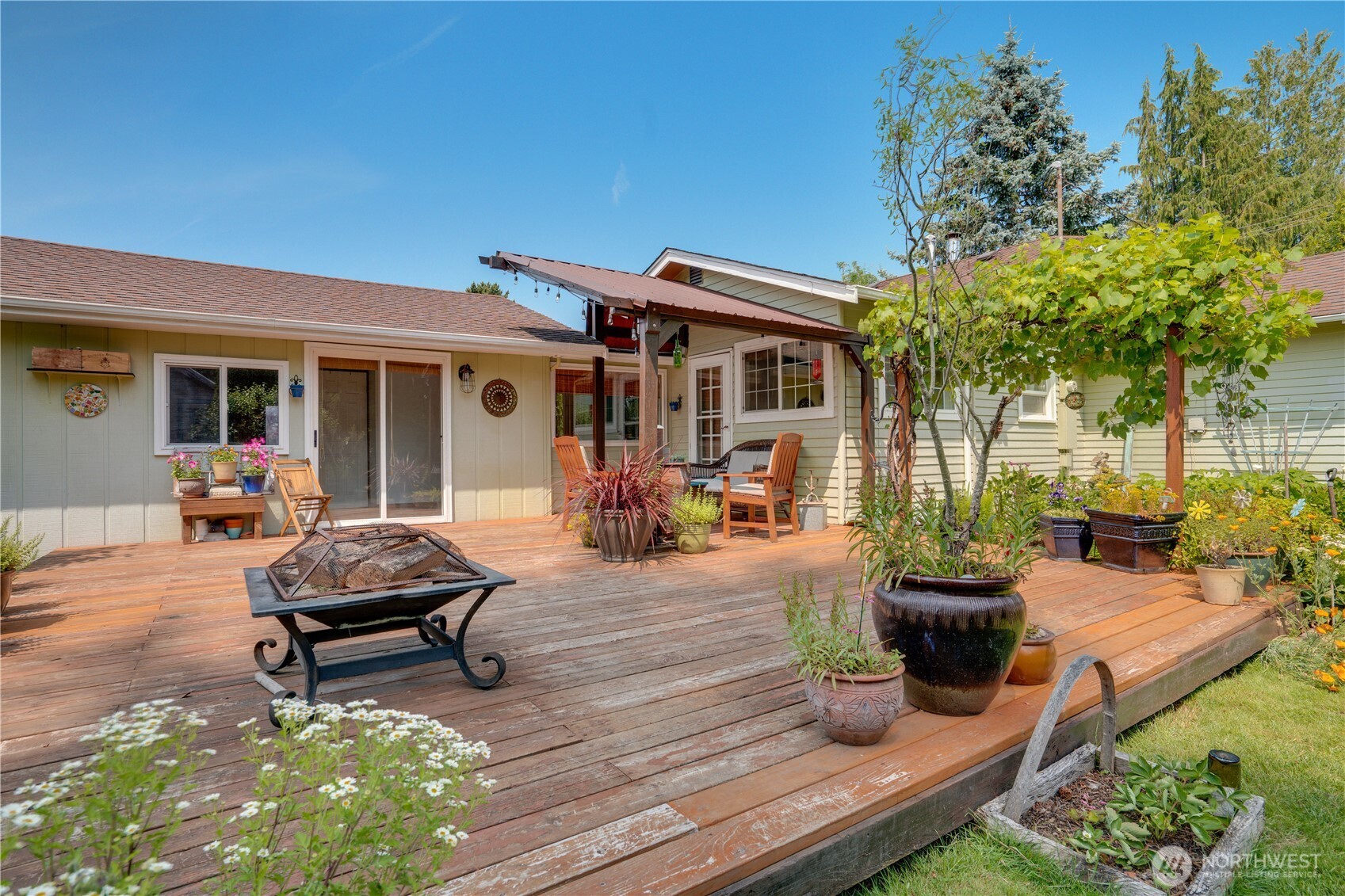 1048 Pioneer Street