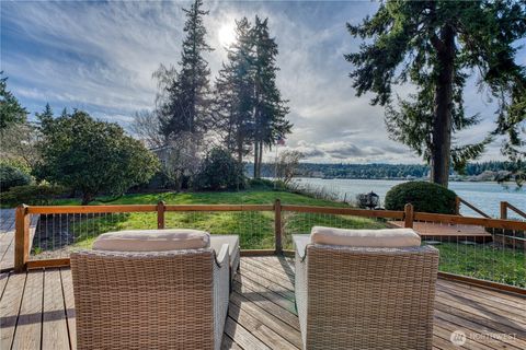 Photo of 2735 Marine Drive, Bremerton, WA 98312 (MLS # 2492807)