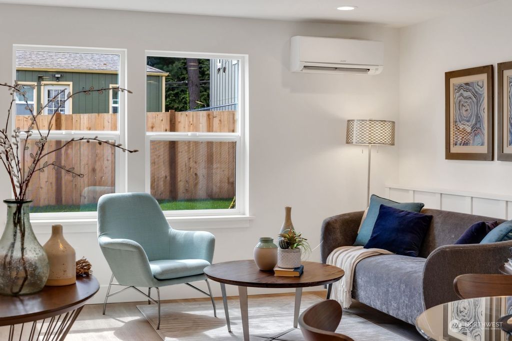 Photo of 2508 NE 120th Street, Seattle, WA 98125 (MLS # 2226128)