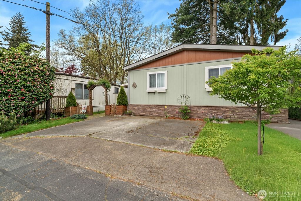 Photo of 24222 54th Avenue W #17, Mountlake Terrace, WA 98043 (MLS # 2514531)