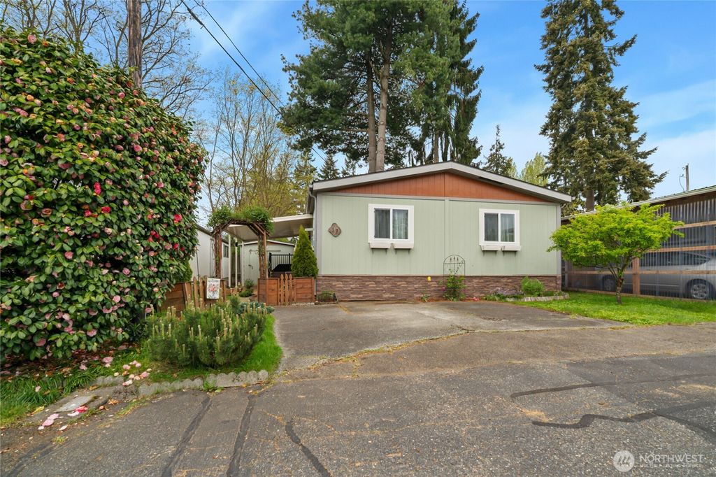 Photo of 24222 54th Avenue W #17, Mountlake Terrace, WA 98043 (MLS # 2514531)