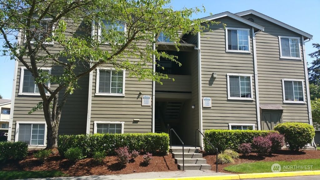 Photo of 28712 18th Avenue S #X103, Federal Way, WA 98003 (MLS # 2149431)