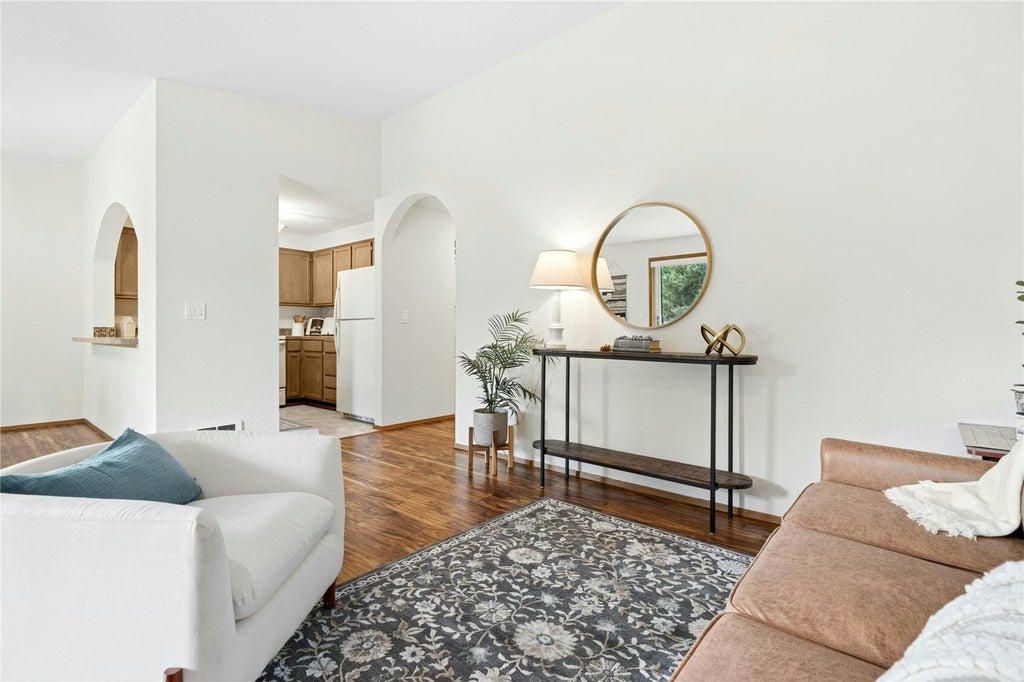 Photo of 17404 119th Lane SE #H6, Renton, WA 98058 (MLS # 2598451)