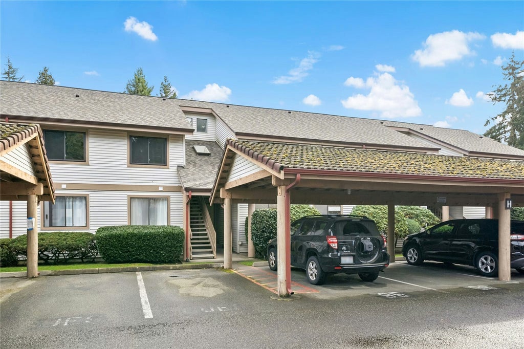Photo of 17404 119th Lane SE #H6, Renton, WA 98058 (MLS # 2598451)