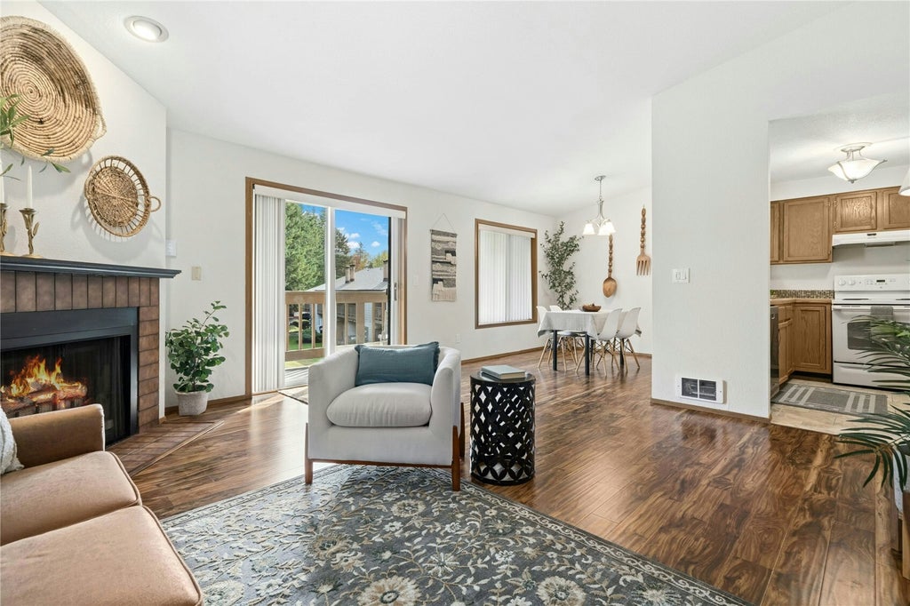 Photo of 17404 119th Lane SE #H6, Renton, WA 98058 (MLS # 2598451)