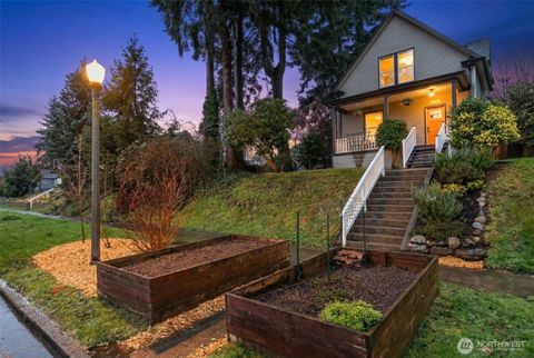 Photo of 2128 S Ainsworth Avenue, Tacoma, WA 98405 (MLS # 2490501)