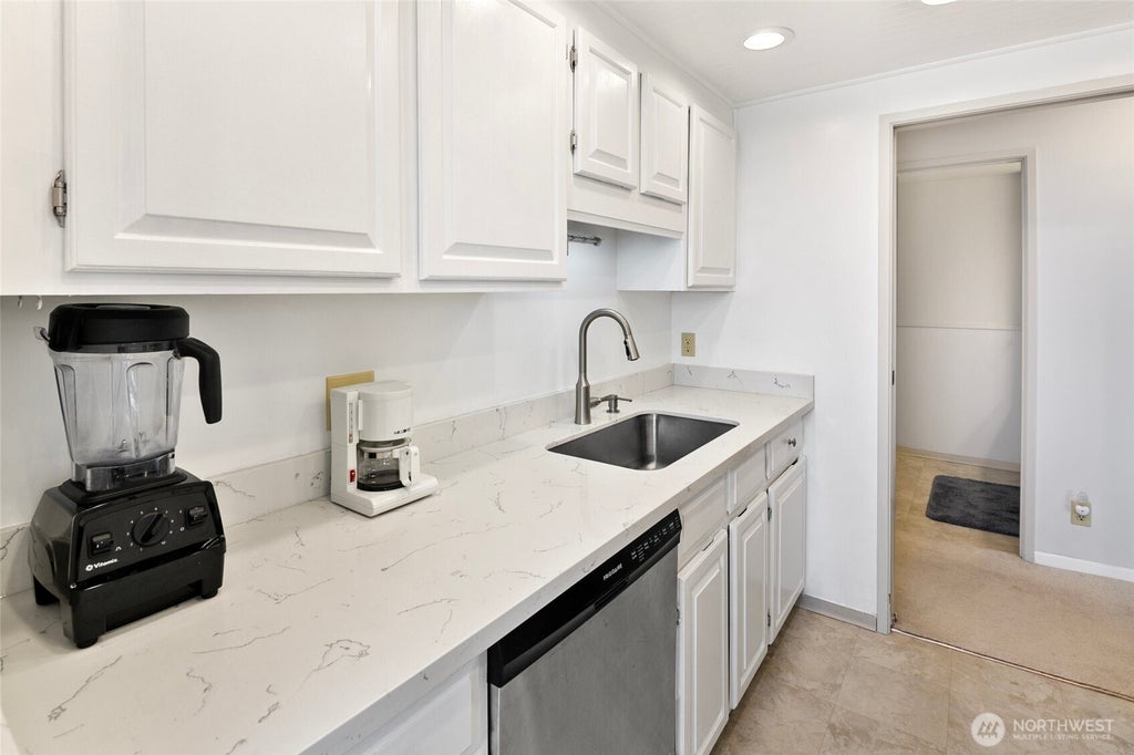 Photo of 2201 3rd Avenue #1404, Seattle, WA 98121 (MLS # 2583738)