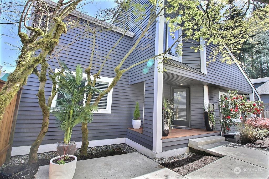 Photo of 11715 NE 105th Lane, Kirkland, WA 98033 (MLS # 2061408)