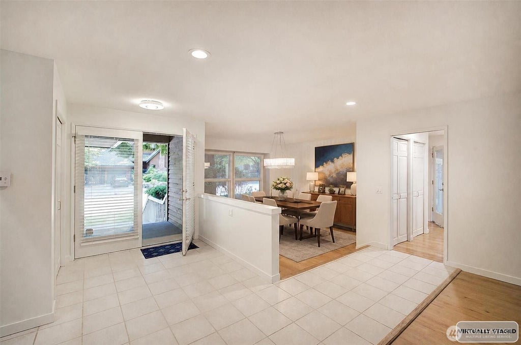 Photo of 22214 NE 28th Place, Sammamish, WA 98074 (MLS # 2533397)