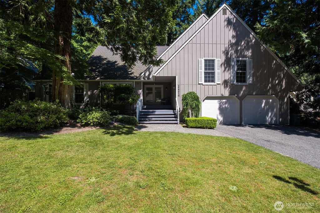 Photo of 22214 NE 28th Place, Sammamish, WA 98074 (MLS # 2533397)
