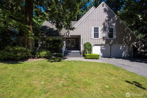 Photo of 22214 NE 28th Place, Sammamish, WA 98074 (MLS # 2533397)