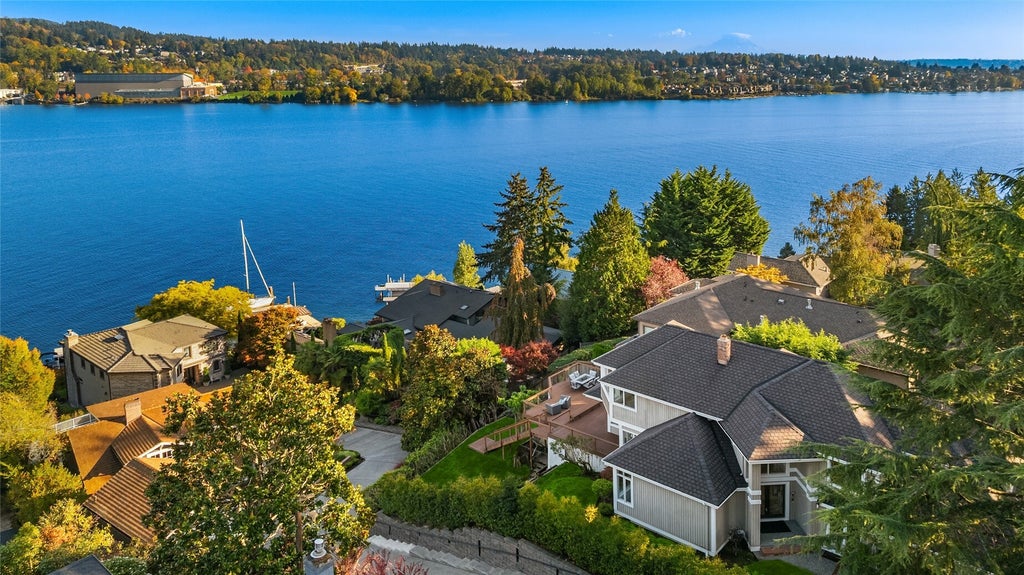 Photo of 7020 96th Avenue SE, Mercer Island, WA 98040 (MLS # 2585379)