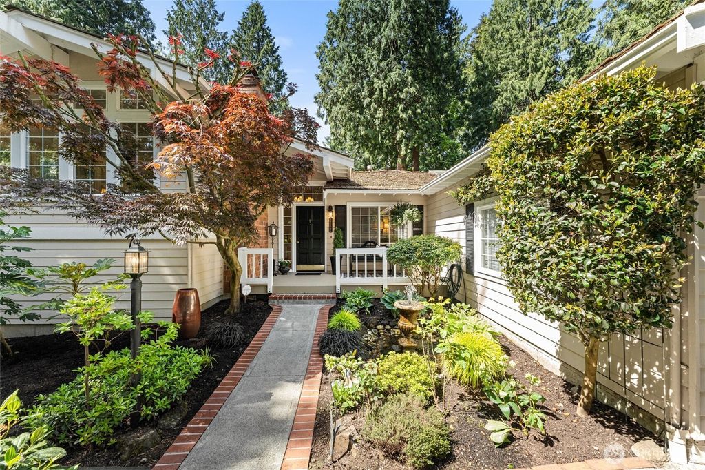 Photo of 23122 35th Avenue SE, Bothell, WA 98021 (MLS # 2430936)