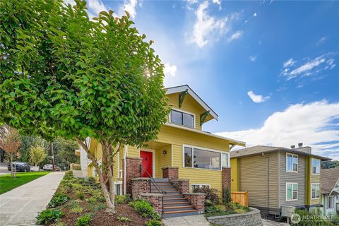 Photo of 1924 Franklin Avenue E, Seattle, WA 98102 (MLS # 2427687)