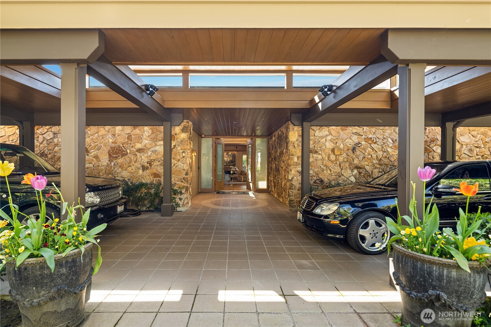 3111 Hunts Point Circle