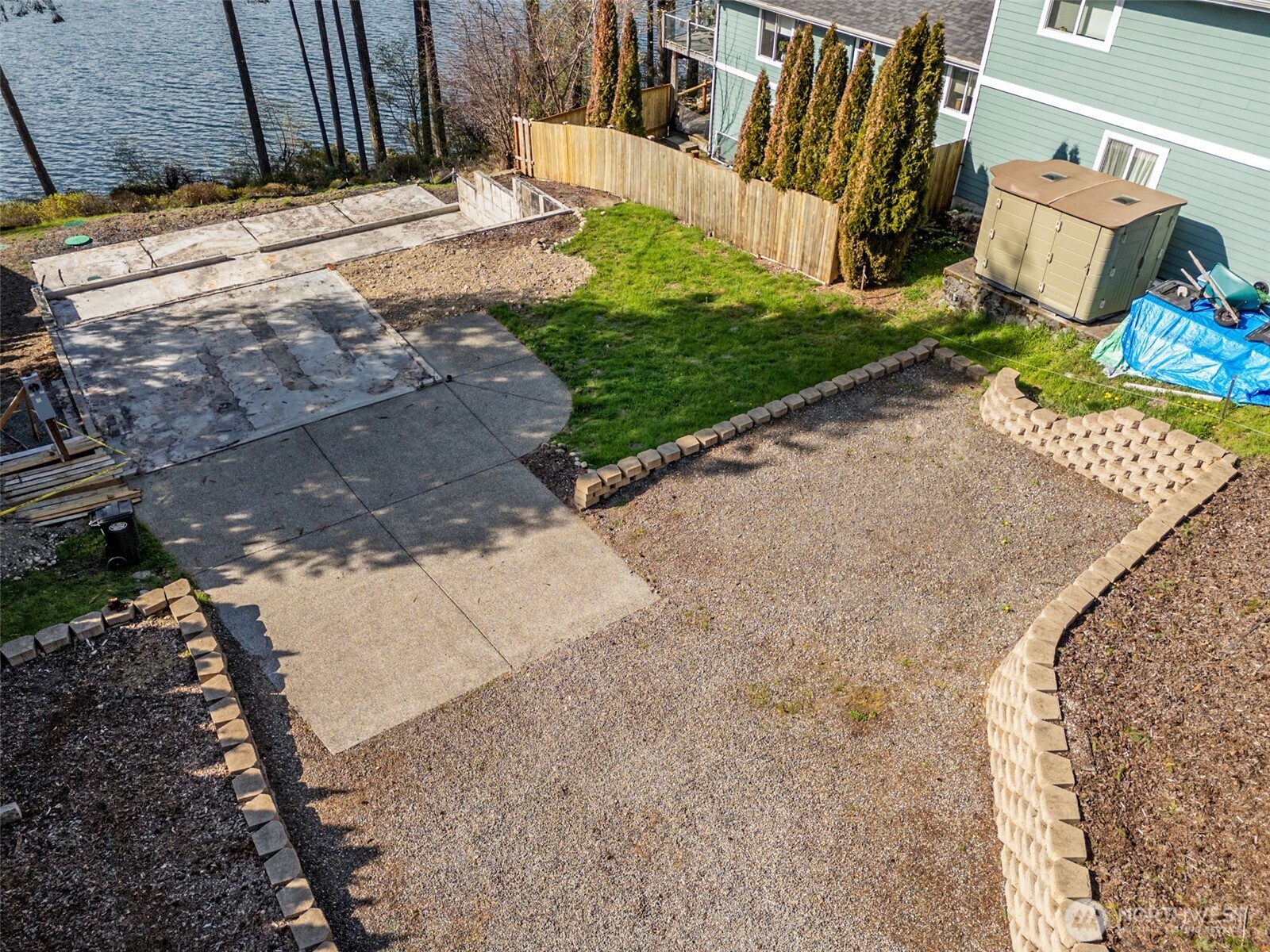 21941 Promontory Court SE