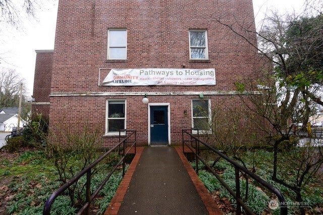 218 3rd Street