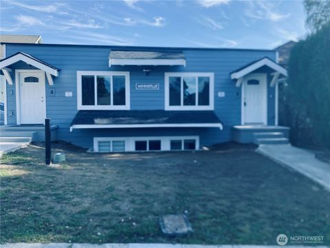 Photo of 3405 Rockefeller Avenue #C, Everett, WA 98201 (MLS # 2465365)