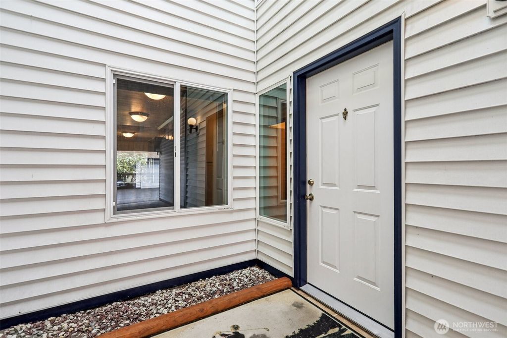 Photo of 1829 SW 318th Pl Pl #33B, Federal Way, WA 98023 (MLS # 2431546)