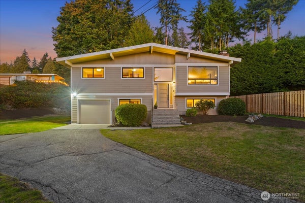 22007 100TH AVE W, EDMONDS, WA 98020 - Image ff56a2e29bc3d5743e23cbf1ebf2e092/2455437866