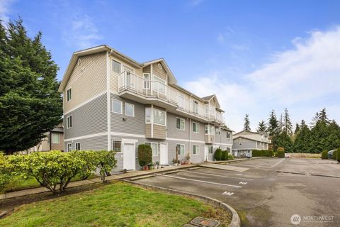 Photo of 3322 SW 148th Street #E7, Lynnwood, WA 98087 (MLS # 2494948)