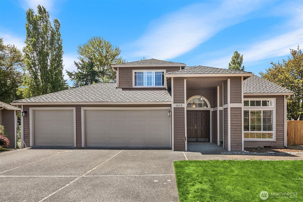 Photo of 1613 Hoquiam Place NE, Renton, WA 98059 (MLS # 2403053)