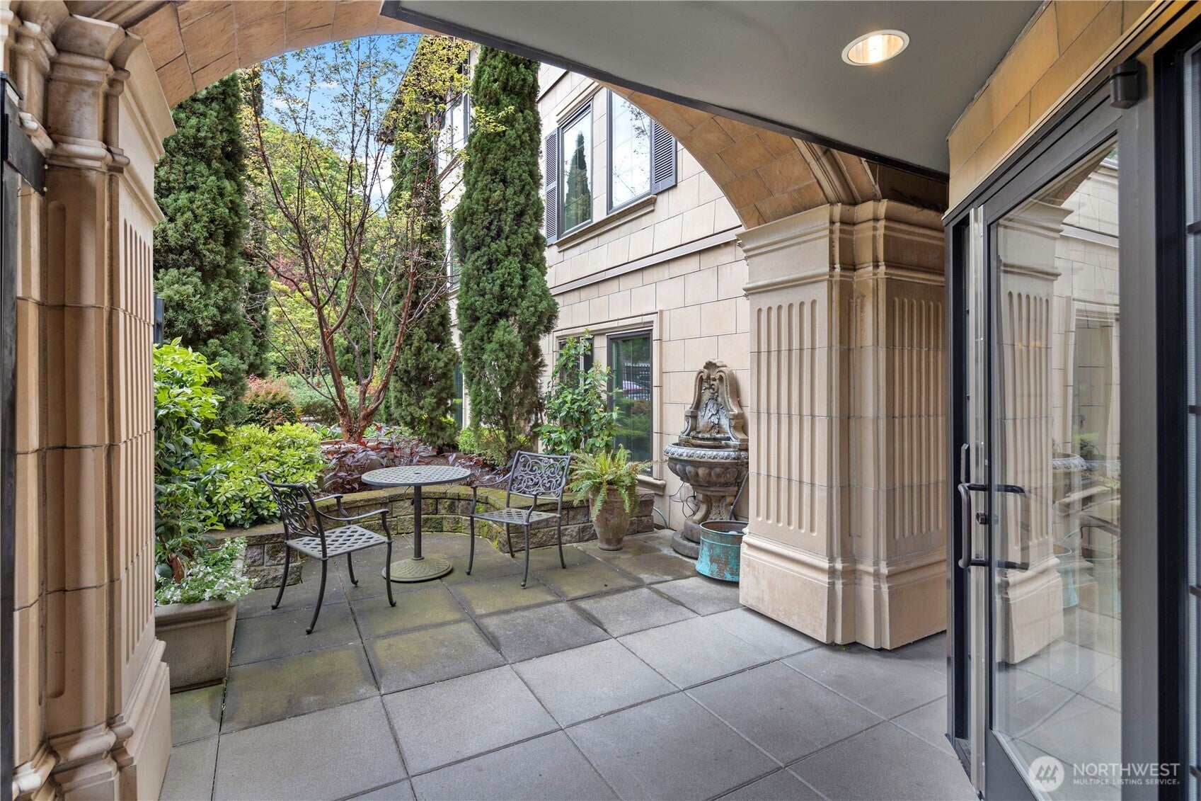 745 Bellevue Avenue E 206
