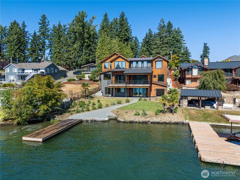 Photo of 1024 184th Avenue Ct E, Lake Tapps, WA 98391 (MLS # 2419455)