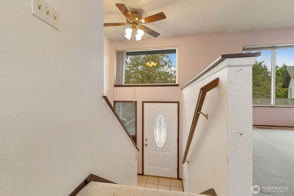 Photo of 4922 100th Place SW, Mukilteo, WA 98275 (MLS # 2413928)
