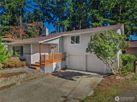 Photo of 14821 110th Avenue E, Puyallup, WA 98374 (MLS # 2437566)