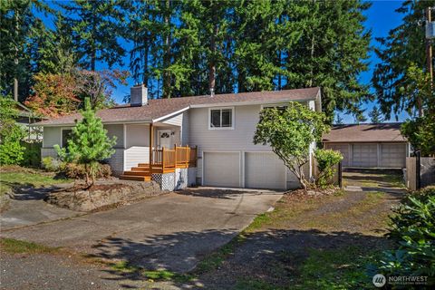 Photo of 14821 110th Avenue E, Puyallup, WA 98374 (MLS # 2437566)