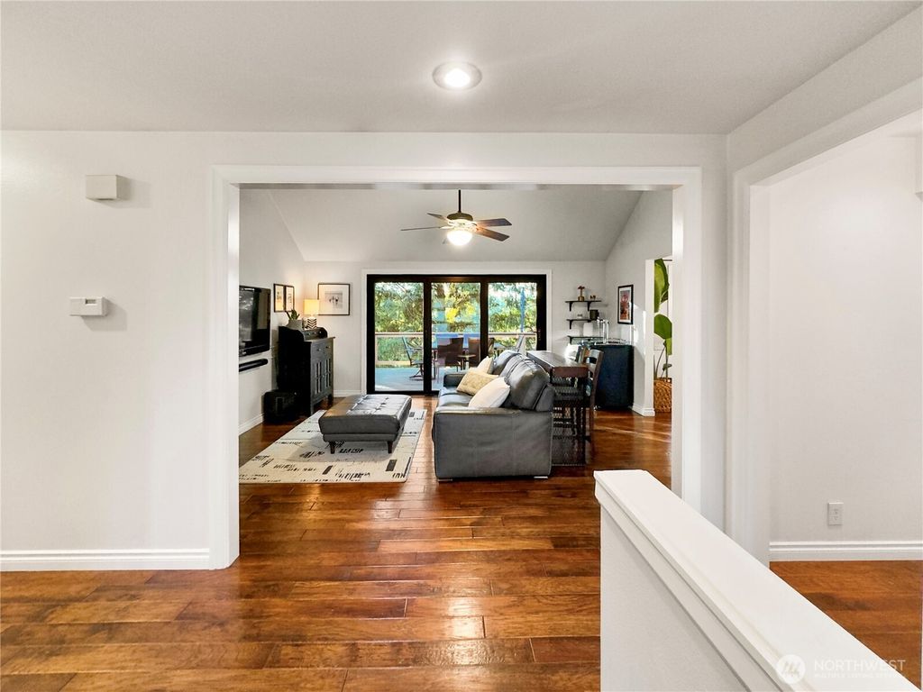 Photo of 4017 239th Place SE, Sammamish, WA 98029 (MLS # 2506709)