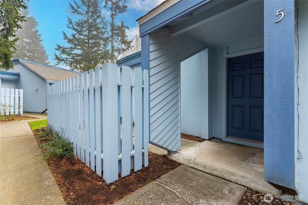 Photo of 4308 NE Sunset Boulevard #B5, Renton, WA 98059 (MLS # 2370439)