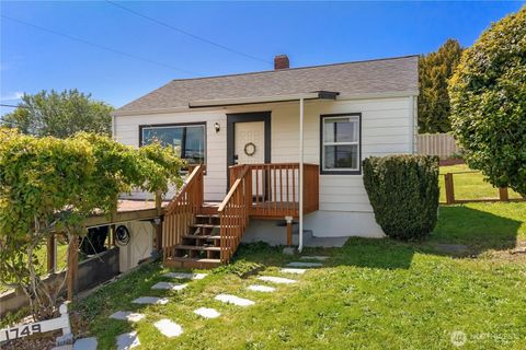 Photo of 1749 Trenton Avenue, Bremerton, WA 98310 (MLS # 2510129)