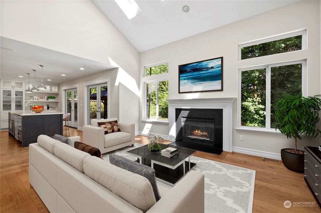 Photo of 7642 NE 125th Street, Kirkland, WA 98034 (MLS # 2069794)